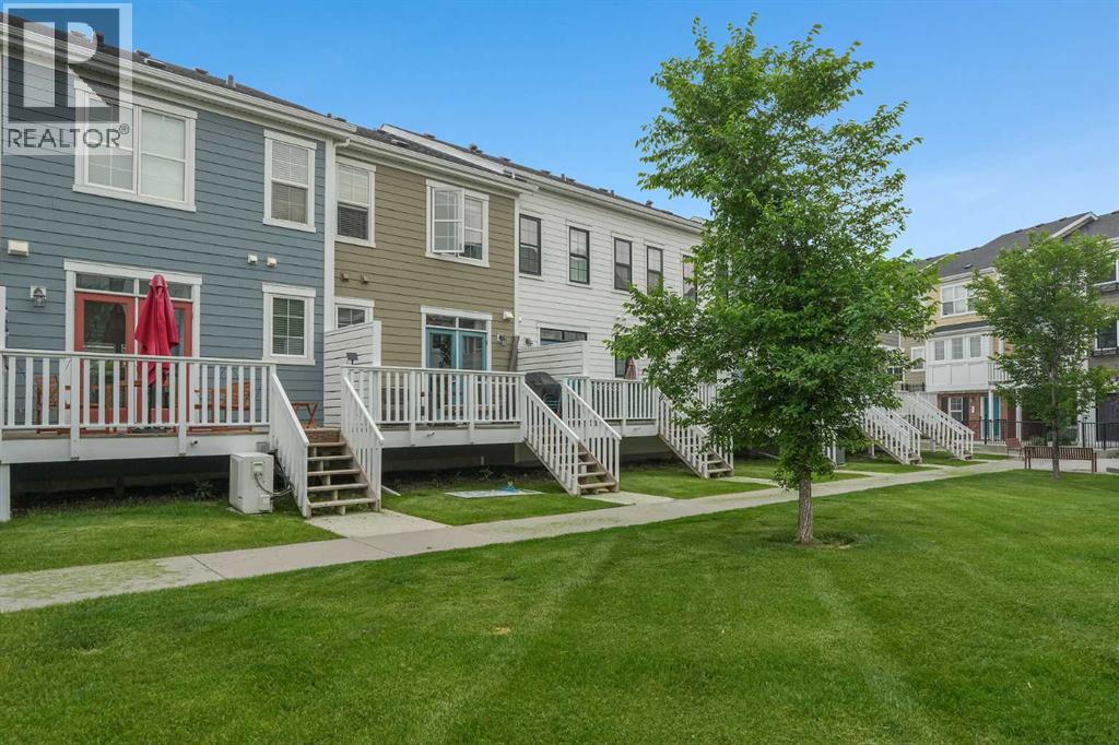 575 Sherwood Boulevard NW, Calgary, Alberta  T3R 0X1 - Photo 5 - A2325253