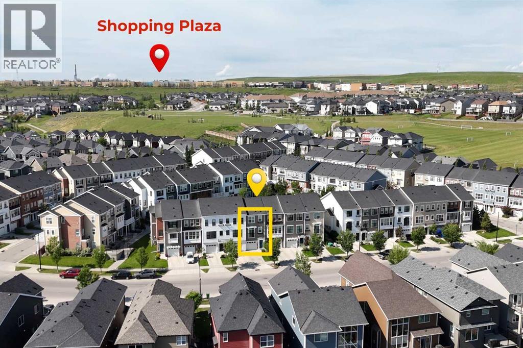 575 Sherwood Boulevard NW, Calgary, Alberta  T3R 0X1 - Photo 3 - A2325253