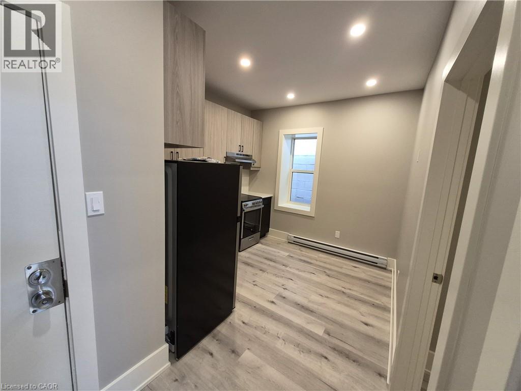 181 King Street E Unit# 16, Kitchener, Ontario  N2G 2K8 - Photo 4 - 40854291