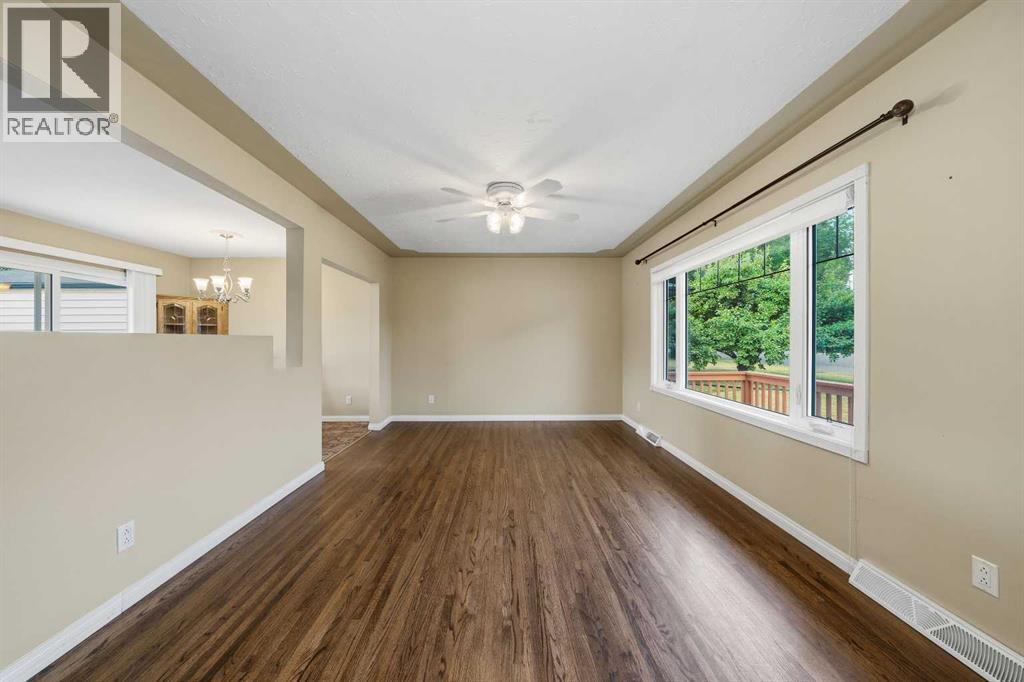 4511 41 Avenue SW, Calgary, Alberta  T3E 1G6 - Photo 10 - A2335264