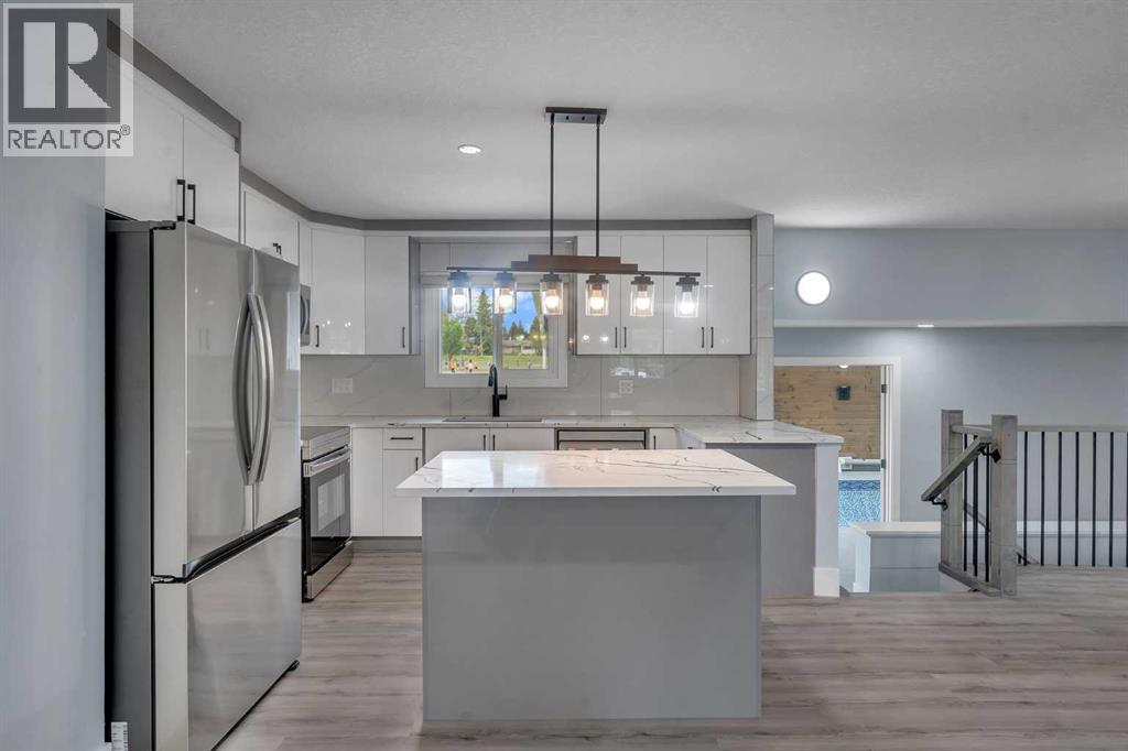 2930 Oakmoor Crescent SW, Calgary, Alberta T2V 3Z7 - Photo 10 - A2335752