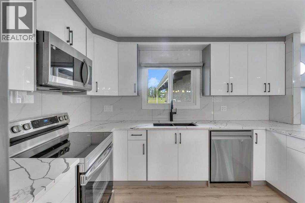 2930 Oakmoor Crescent SW, Calgary, Alberta T2V 3Z7 - Photo 11 - A2335752