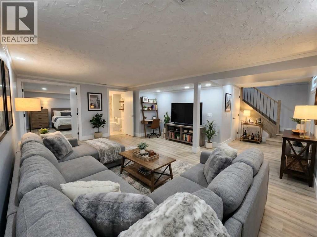 2930 Oakmoor Crescent SW, Calgary, Alberta T2V 3Z7 - Photo 26 - A2335752