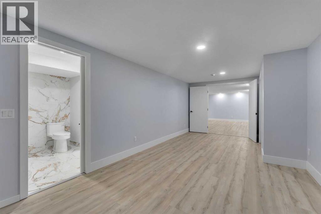 2930 Oakmoor Crescent SW, Calgary, Alberta T2V 3Z7 - Photo 30 - A2335752