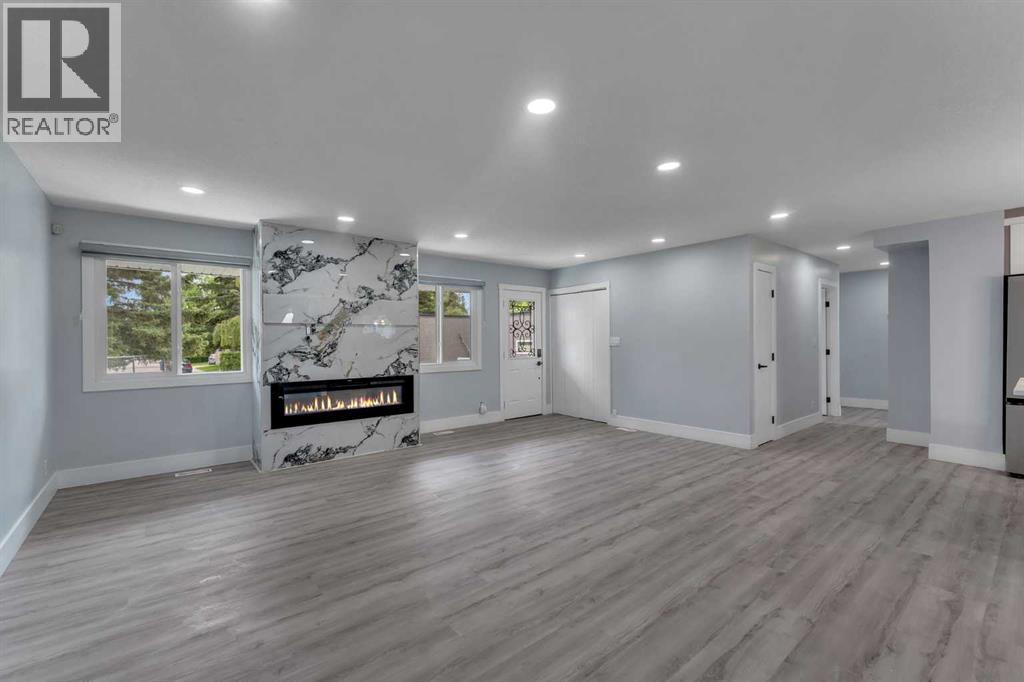 2930 Oakmoor Crescent SW, Calgary, Alberta T2V 3Z7 - Photo 6 - A2335752