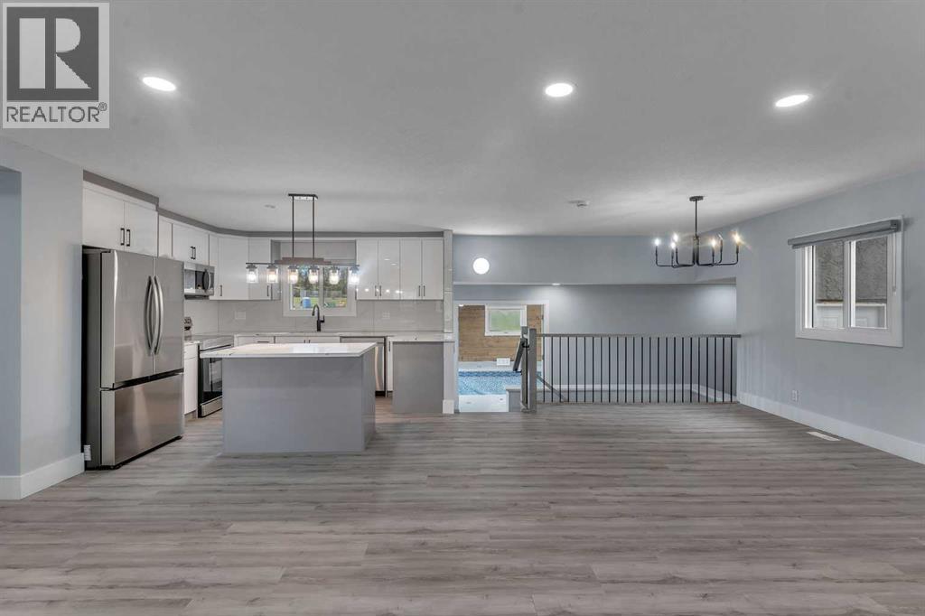 2930 Oakmoor Crescent SW, Calgary, Alberta T2V 3Z7 - Photo 7 - A2335752