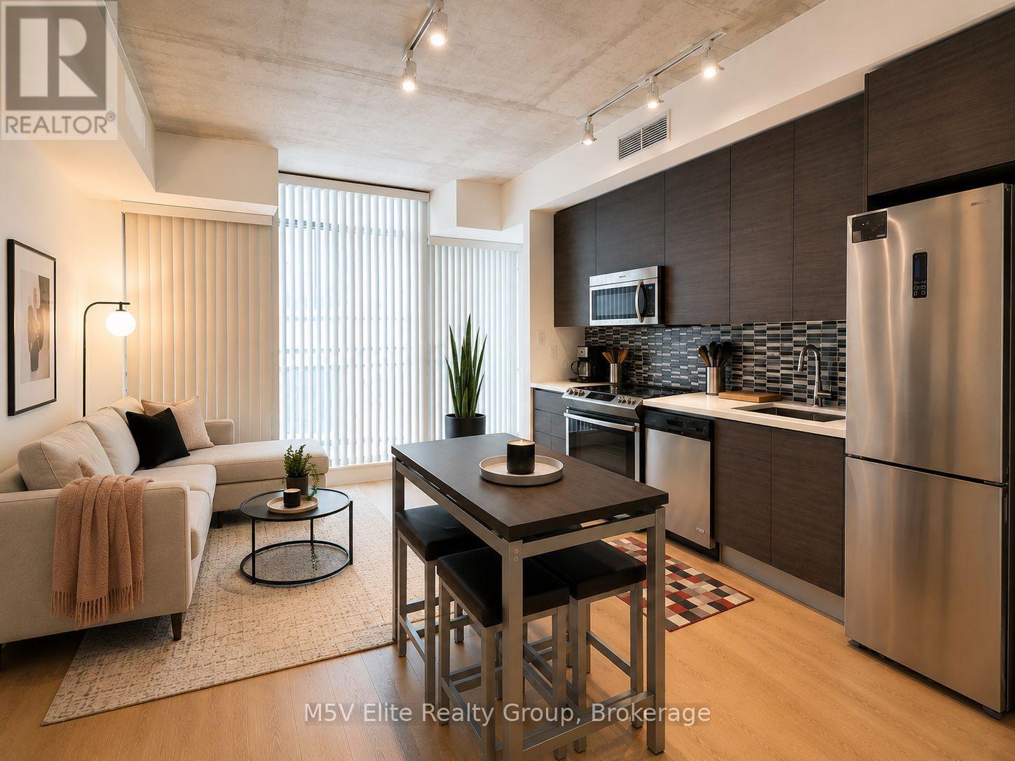 426 - 111 BATHURST STREET, Toronto, Ontario