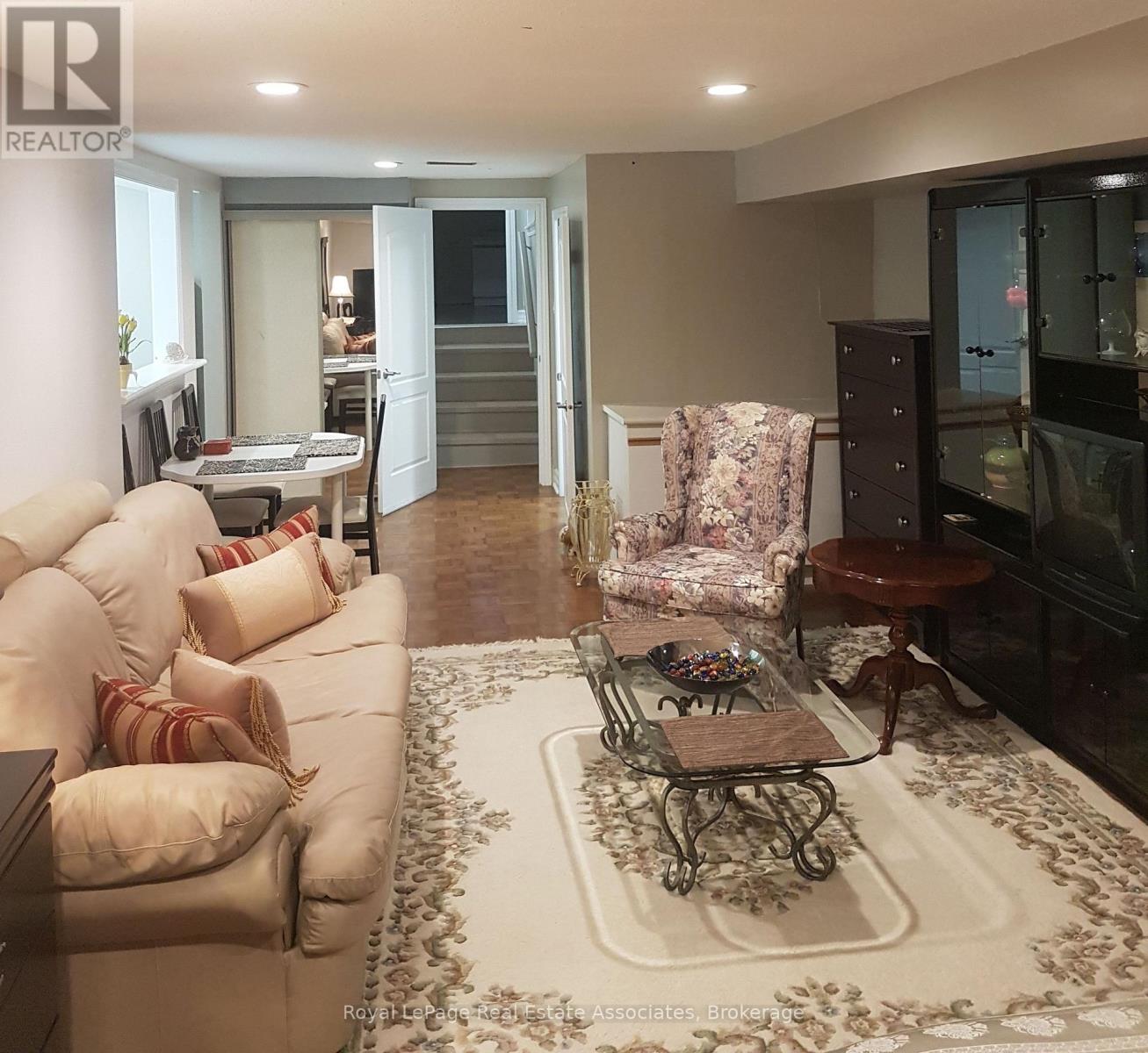 3323 QUEEN FREDERICA DRIVE, Mississauga, Ontario