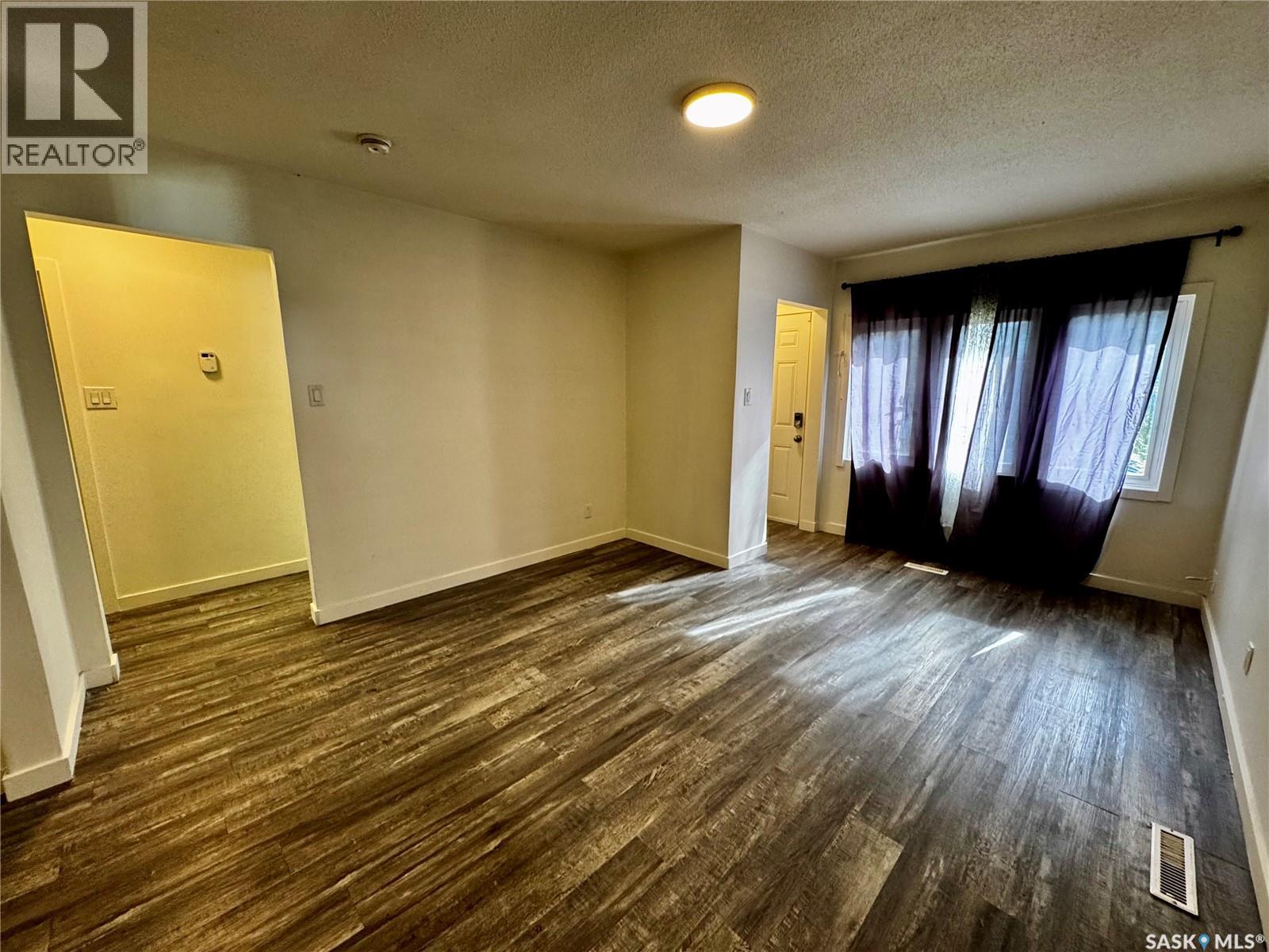807 Weldon Avenue, Saskatoon, Saskatchewan  S7M 2V3 - Photo 3 - SK038338
