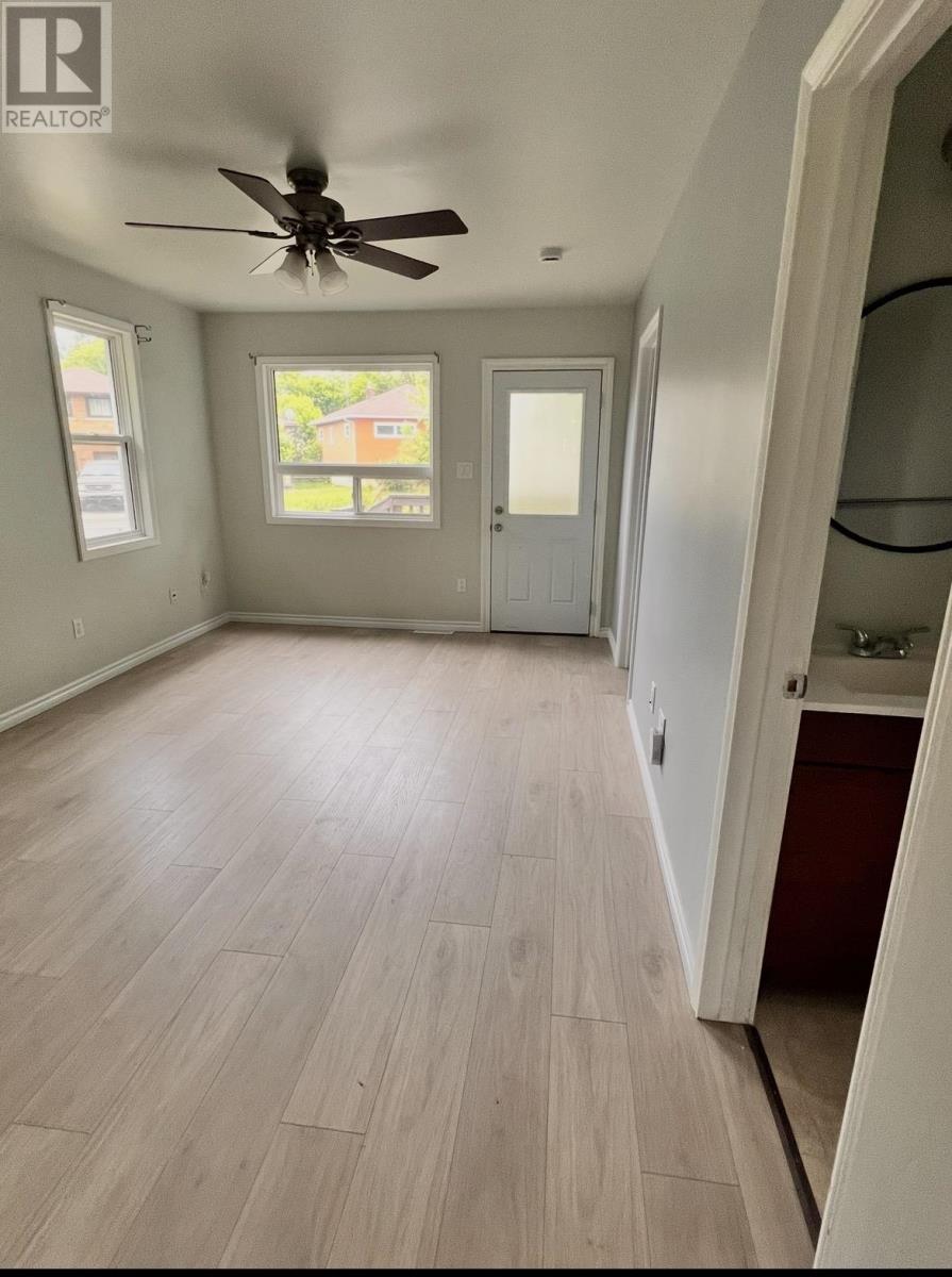 717 Northern Ave, Thunder Bay, Ontario  P7C 2W1 - Photo 2 - TB2602147