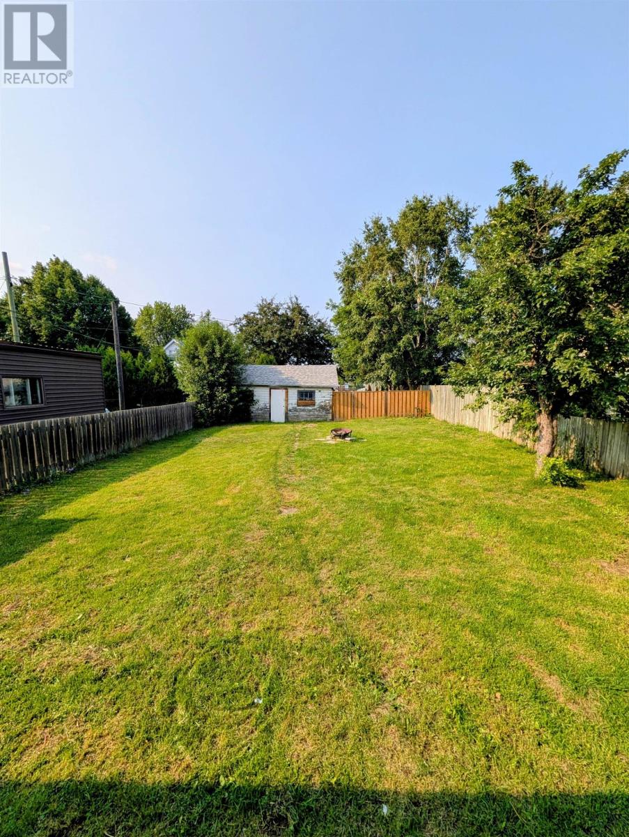 717 Northern Ave, Thunder Bay, Ontario  P7C 2W1 - Photo 21 - TB2602147