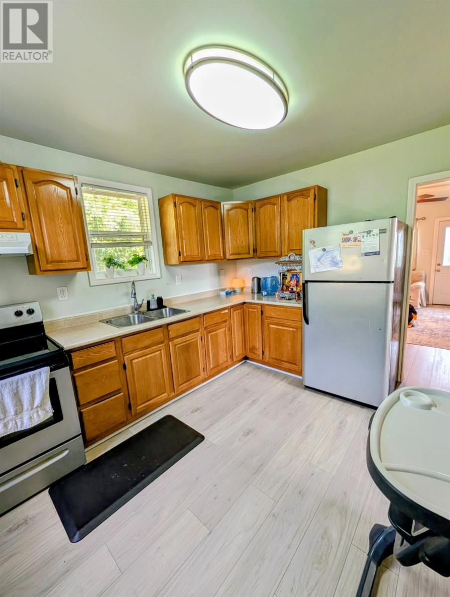 717 Northern Ave, Thunder Bay, Ontario  P7C 2W1 - Photo 8 - TB2602147