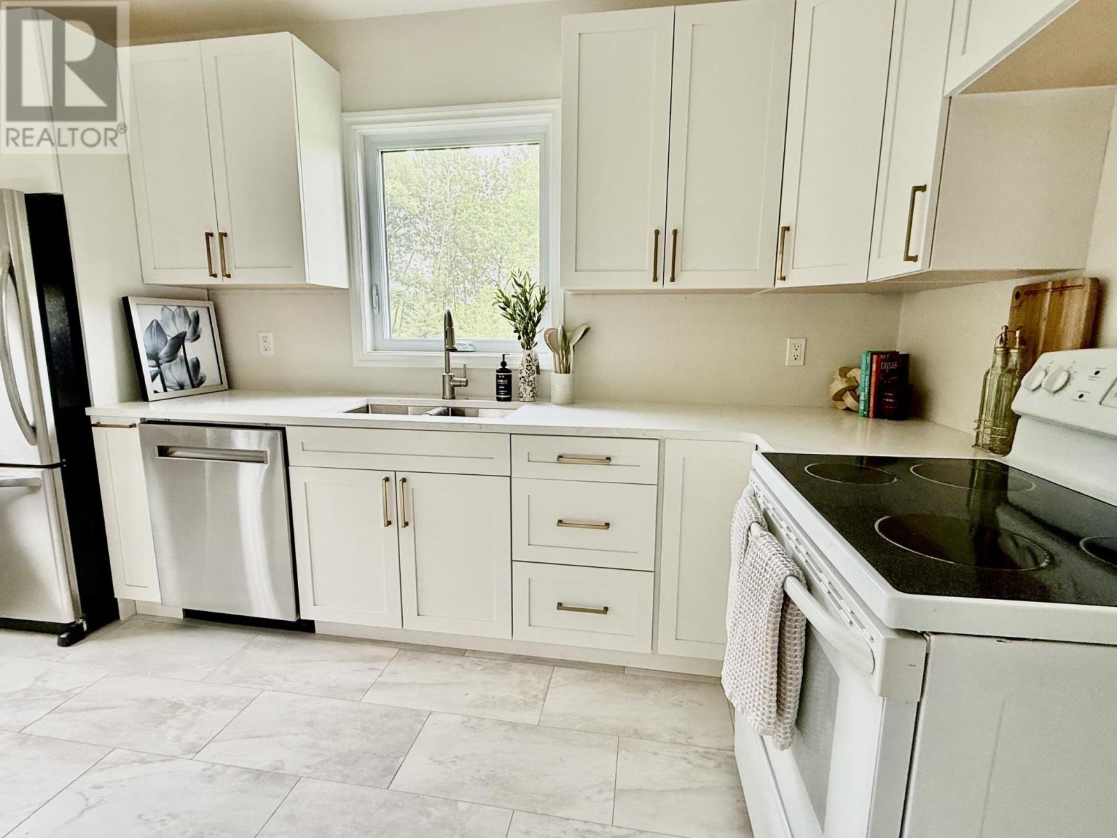 4168 Vanguard Ave, Thunder Bay, Ontario  P7K 1C9 - Photo 12 - TB2602288
