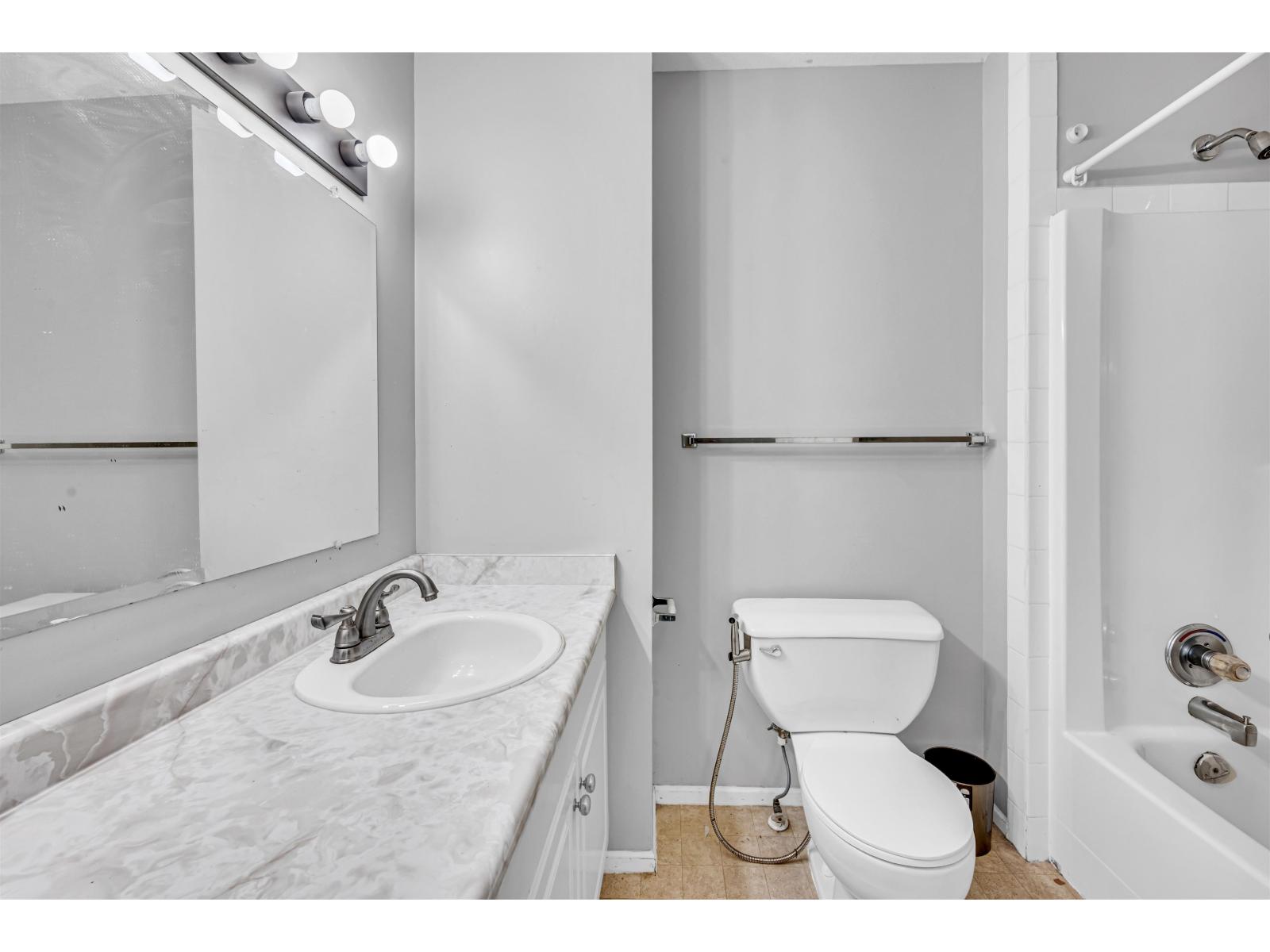 202 8260 162a Street, Surrey, British Columbia  V4N 0P6 - Photo 14 - R3153565