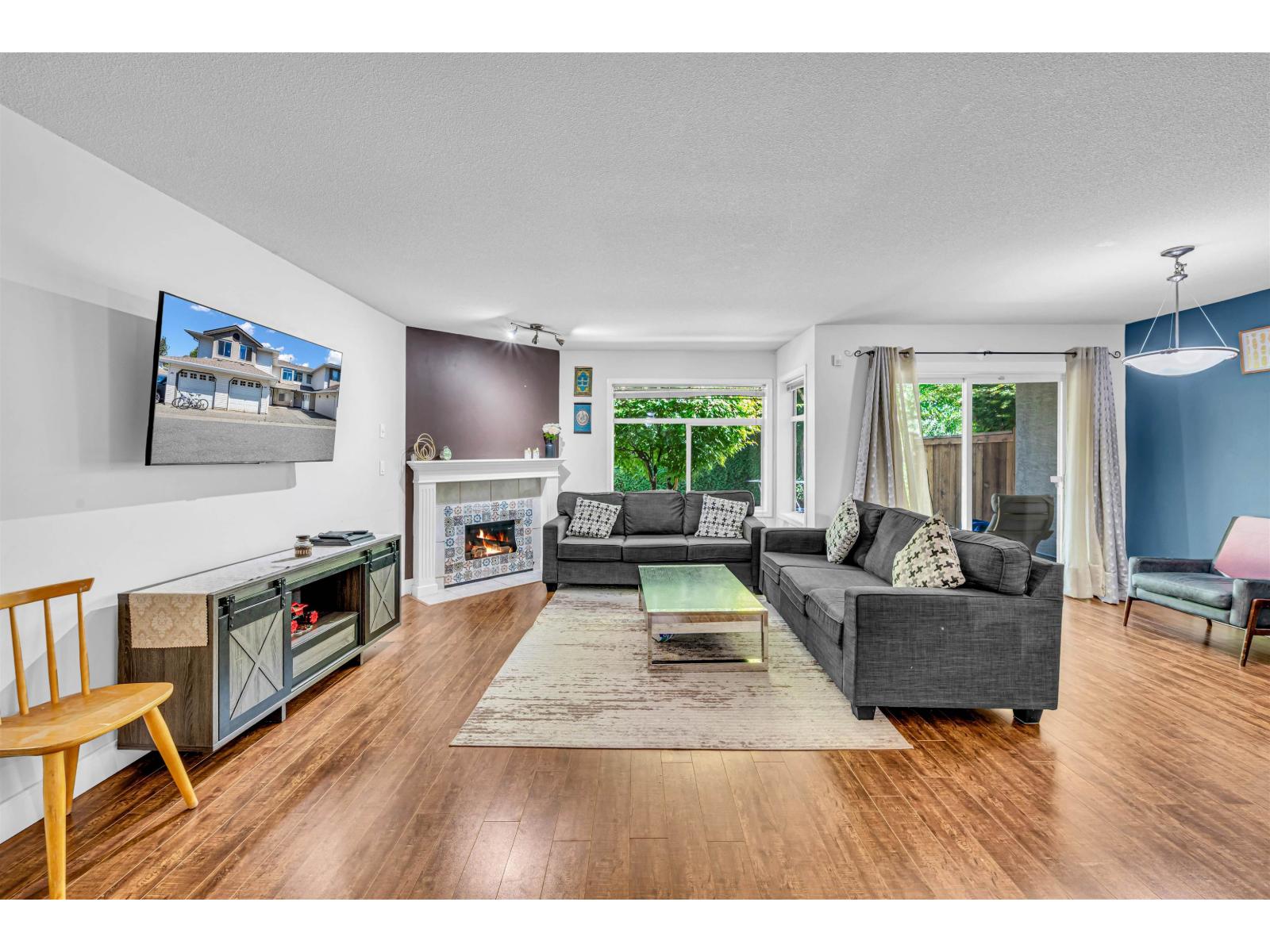 202 8260 162a Street, Surrey, British Columbia  V4N 0P6 - Photo 1 - R3153565