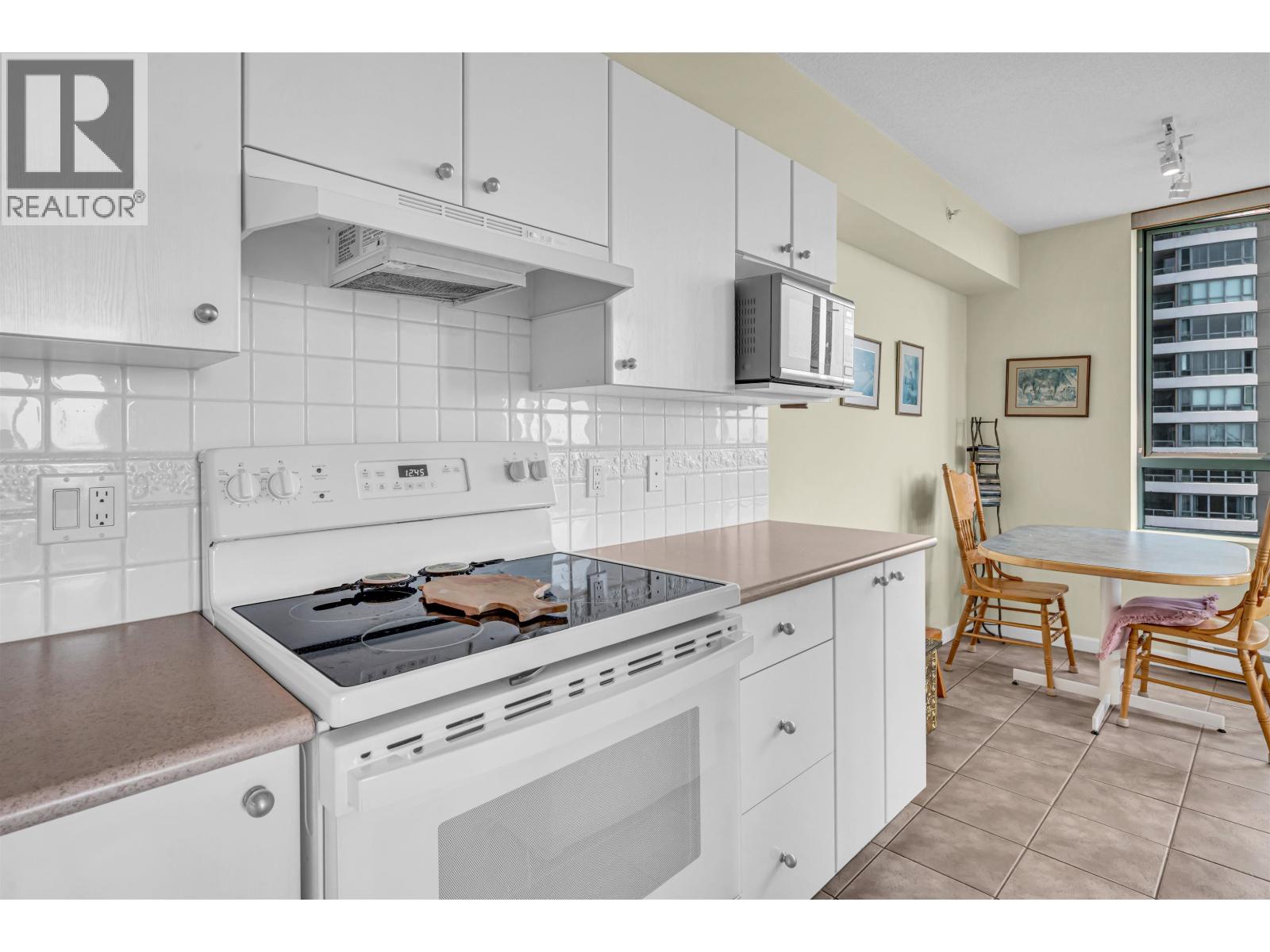803 6611 Southoaks Crescent, Burnaby, British Columbia  V5E 4L5 - Photo 15 - R3153769