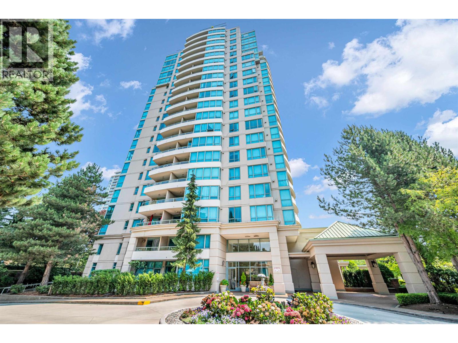 803 6611 Southoaks Crescent, Burnaby, British Columbia  V5E 4L5 - Photo 2 - R3153769