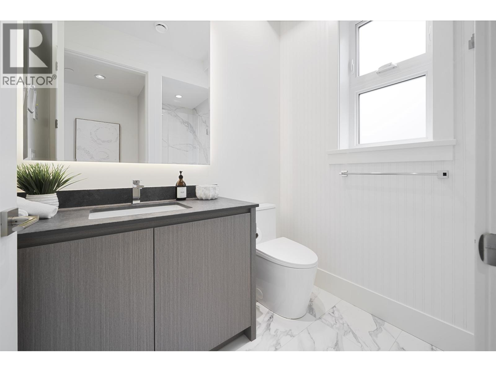 2 1958 W 60th Avenue, Vancouver, British Columbia V6P 2B1 - Photo 11 - R3153774