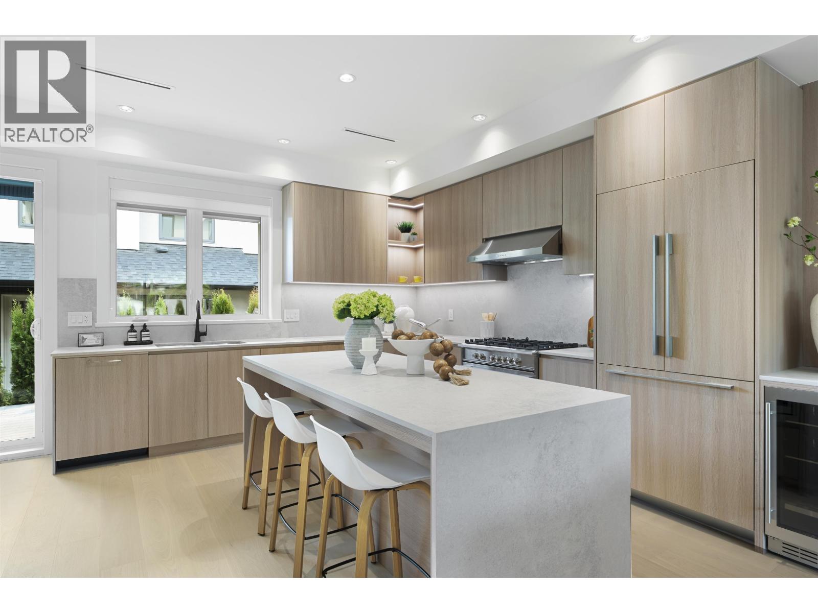 2 1958 W 60th Avenue, Vancouver, British Columbia V6P 2B1 - Photo 8 - R3153774