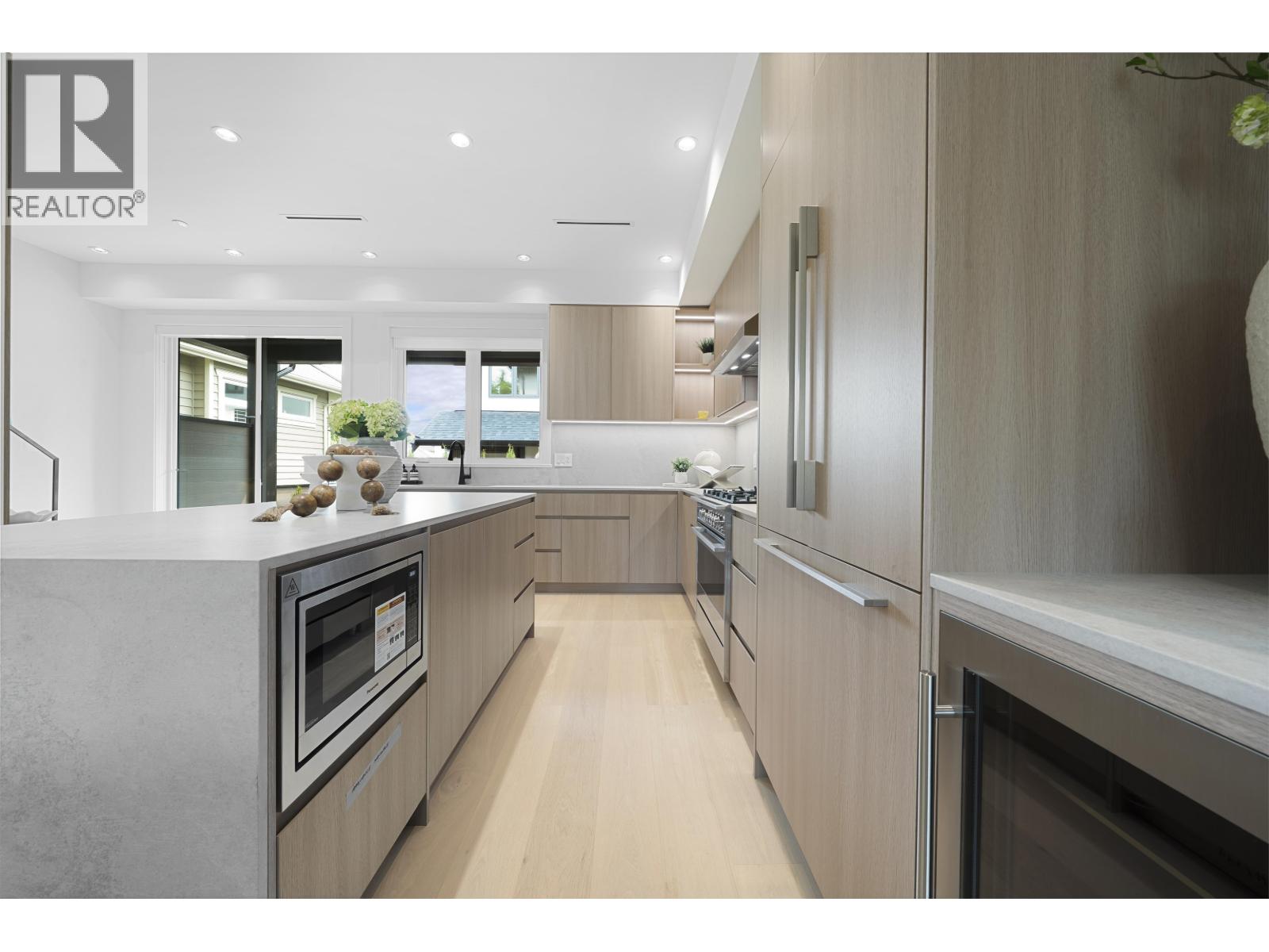 2 1958 W 60th Avenue, Vancouver, British Columbia V6P 2B1 - Photo 9 - R3153774