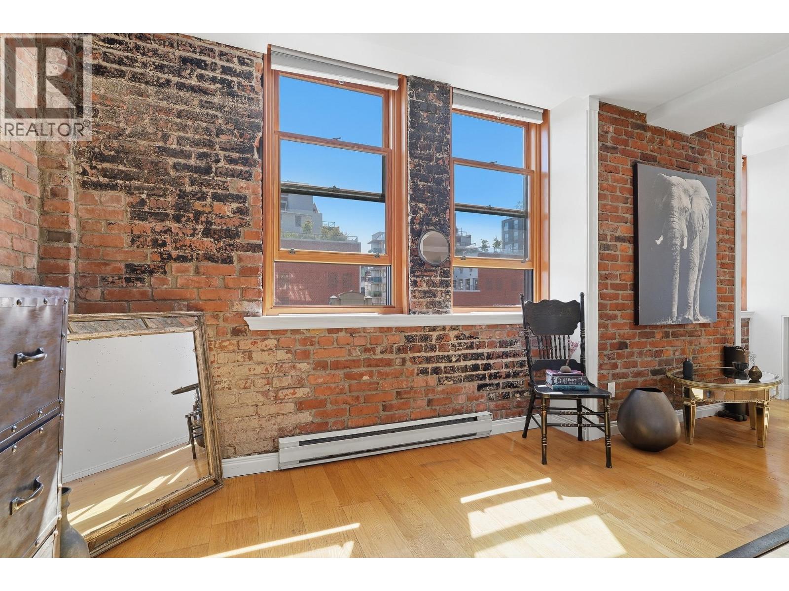 403 233 ABBOTT STREET, Vancouver, British Columbia