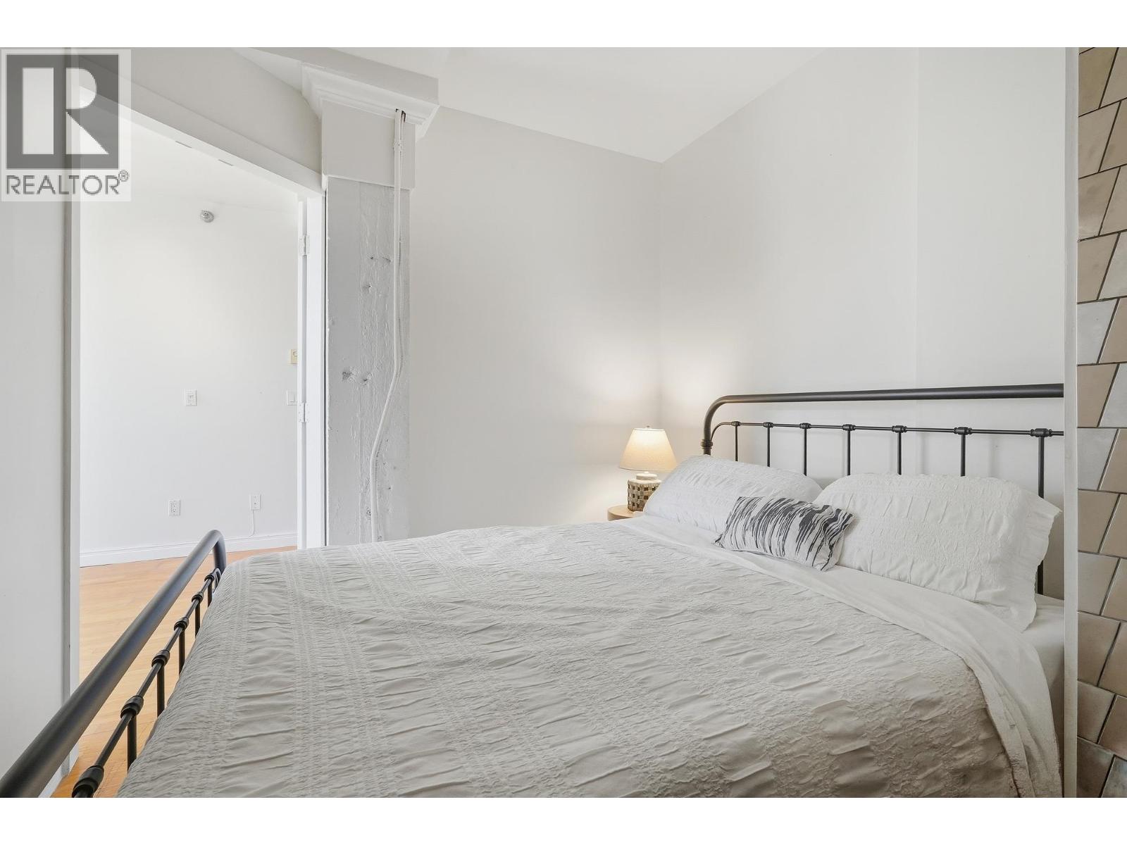 403 233 Abbott Street, Vancouver, British Columbia V6B 2K7 - Photo 16 - R3153784