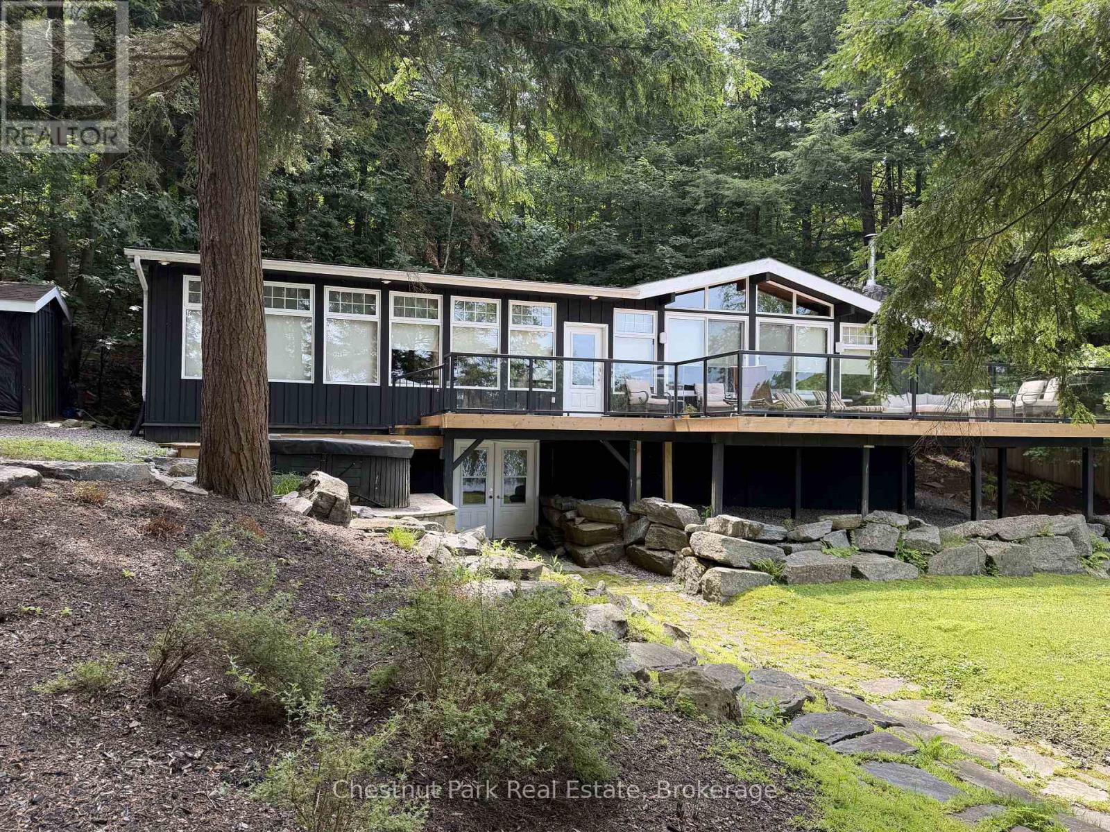 1002 AHMIC DRIVE N, Muskoka Lakes, Ontario
