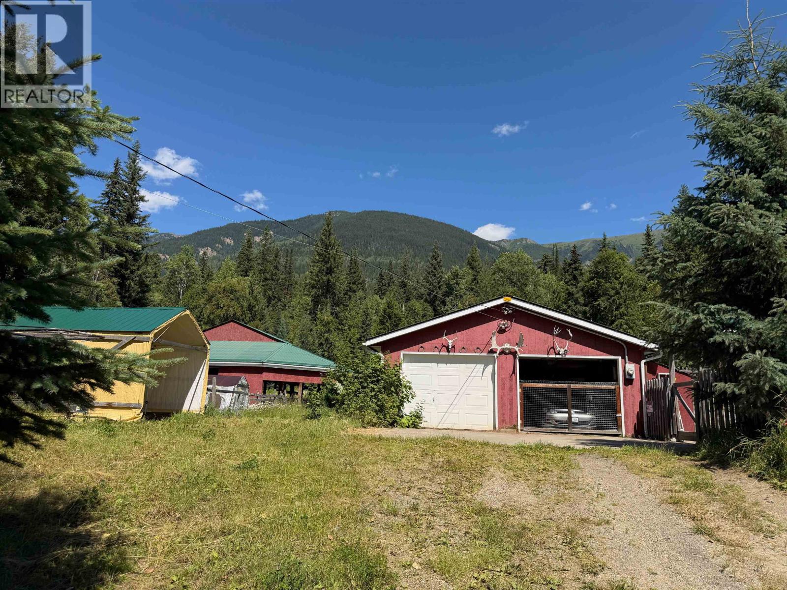 7900 Read Road, Dunster, British Columbia  V0J 1J0 - Photo 2 - R3153558