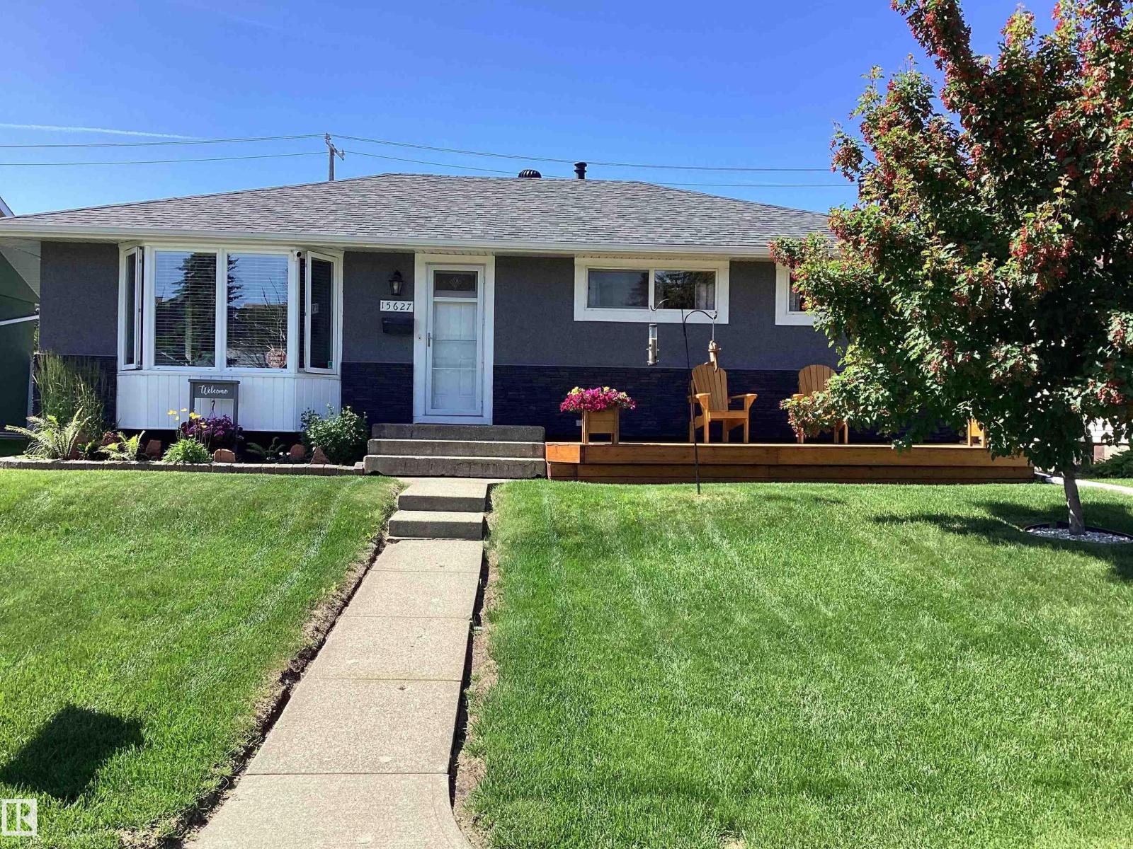 15627 83 AV NW, edmonton, Alberta