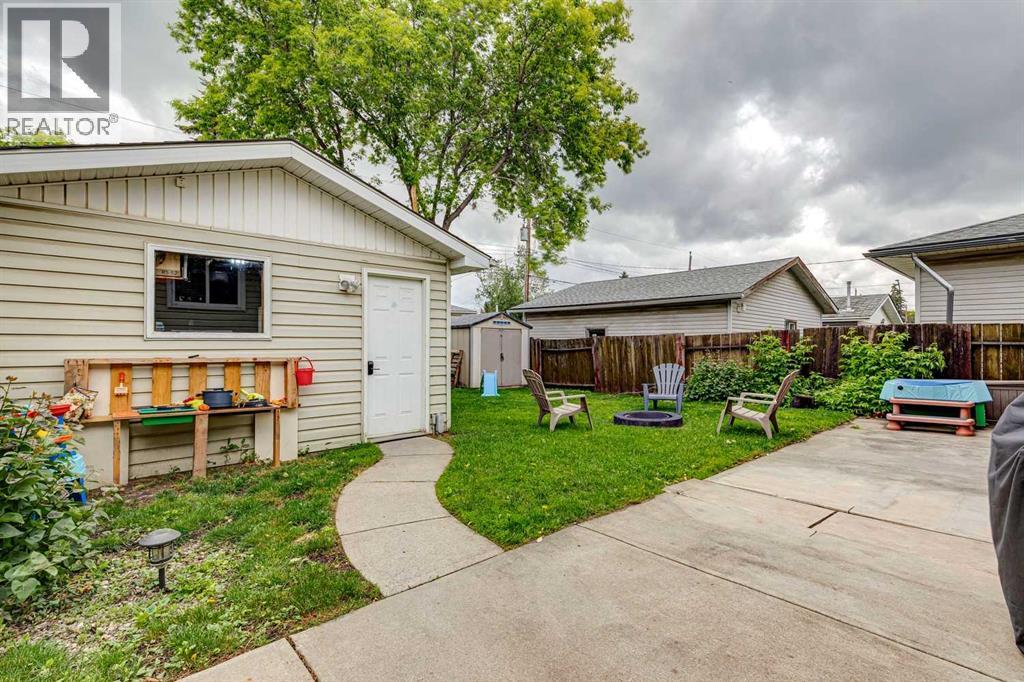 4387 Dovercrest Drive SE, Calgary, Alberta  T2B 1Y3 - Photo 18 - A2322706