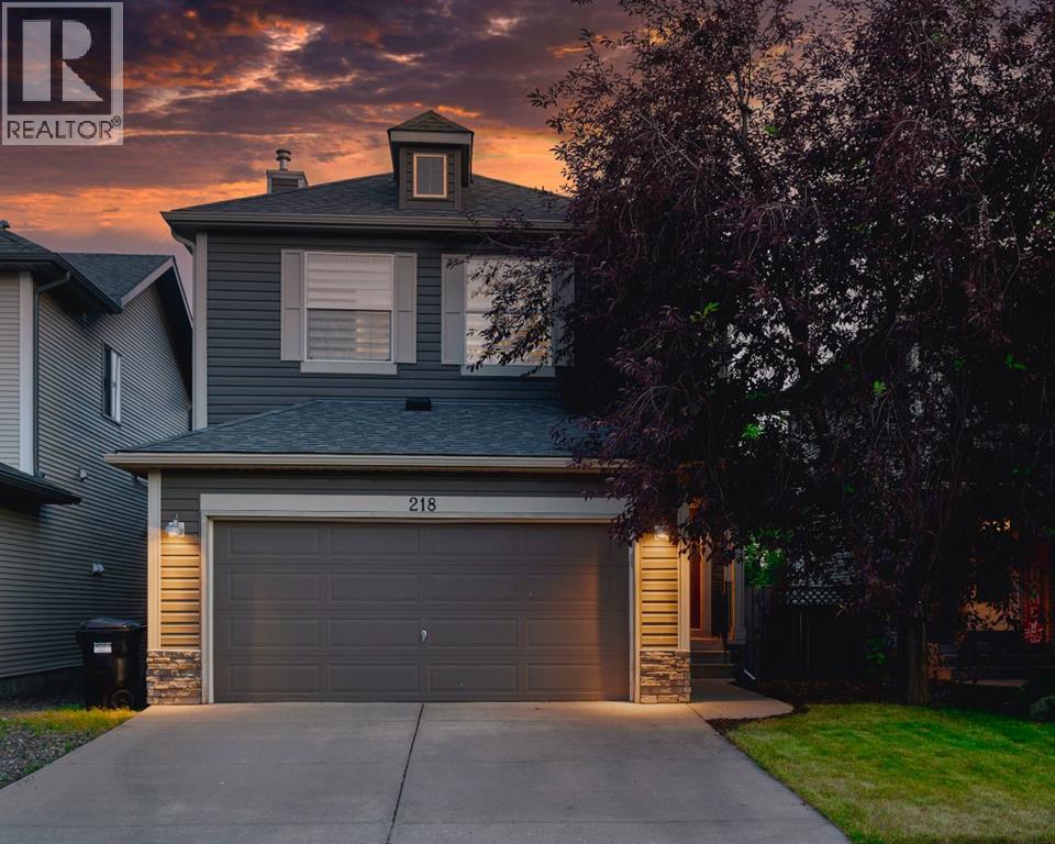 218 Cougarstone Circle SW, Calgary, Alberta