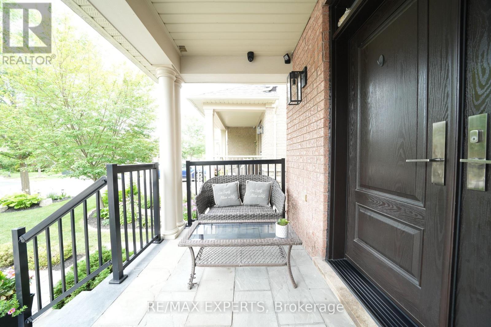 53 Braith Crescent, Whitchurch-Stouffville, Ontario  L4A 0B9 - Photo 3 - N13652162
