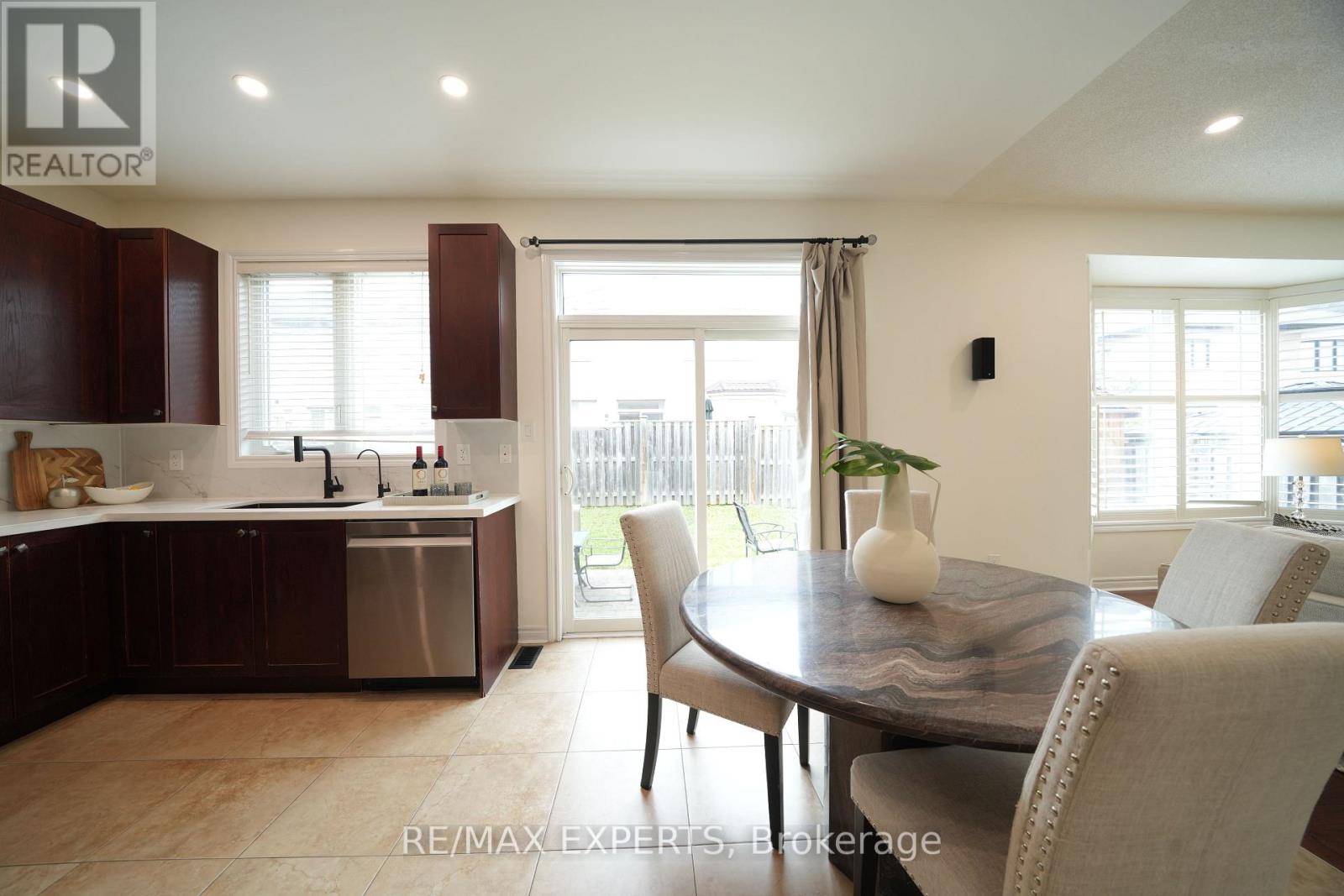 53 Braith Crescent, Whitchurch-Stouffville, Ontario  L4A 0B9 - Photo 11 - N13652162