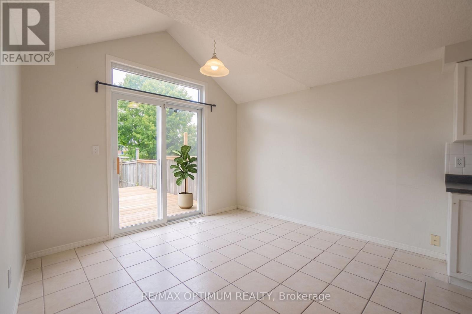 139 Activa Avenue, Kitchener, Ontario  N2E 3T3 - Photo 11 - X13652210