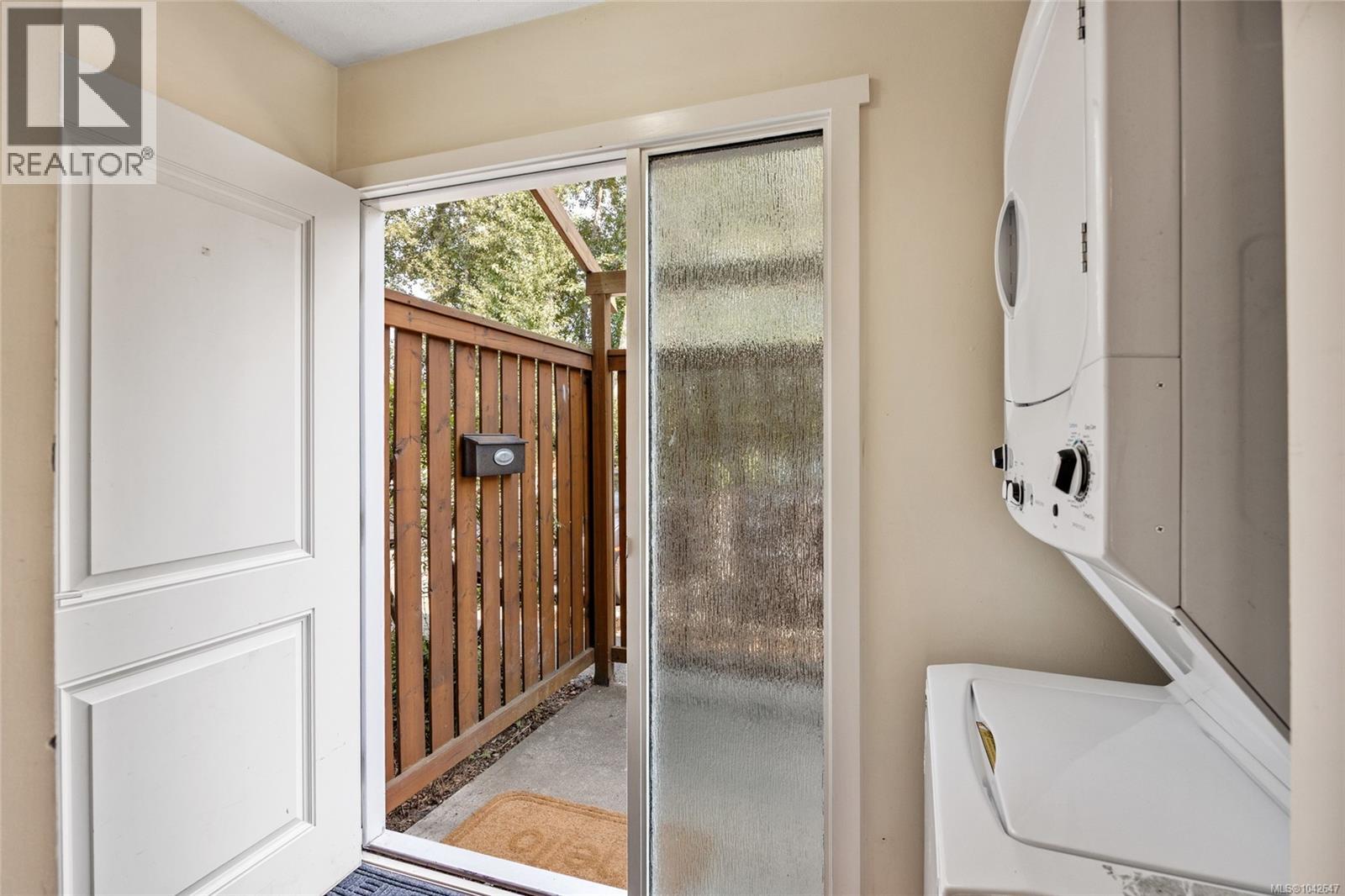 10 951 17th St, Courtenay, British Columbia  V9N 7P8 - Photo 4 - 1042647