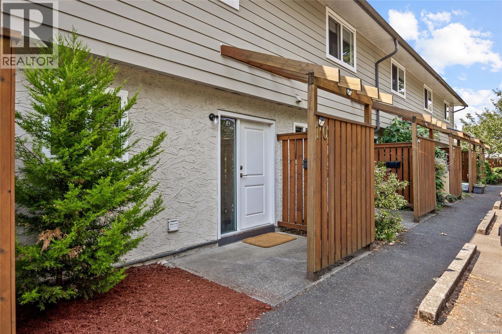10 951 17th St, Courtenay, British Columbia  V9N 7P8 - Photo 1 - 1042647