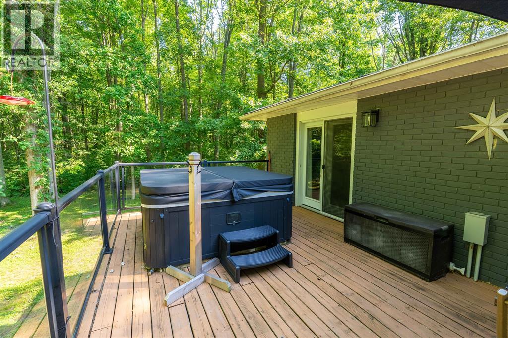 6325 Waterworks Road, Sarnia, Ontario  N0N 1C0 - Photo 25 - 26019245