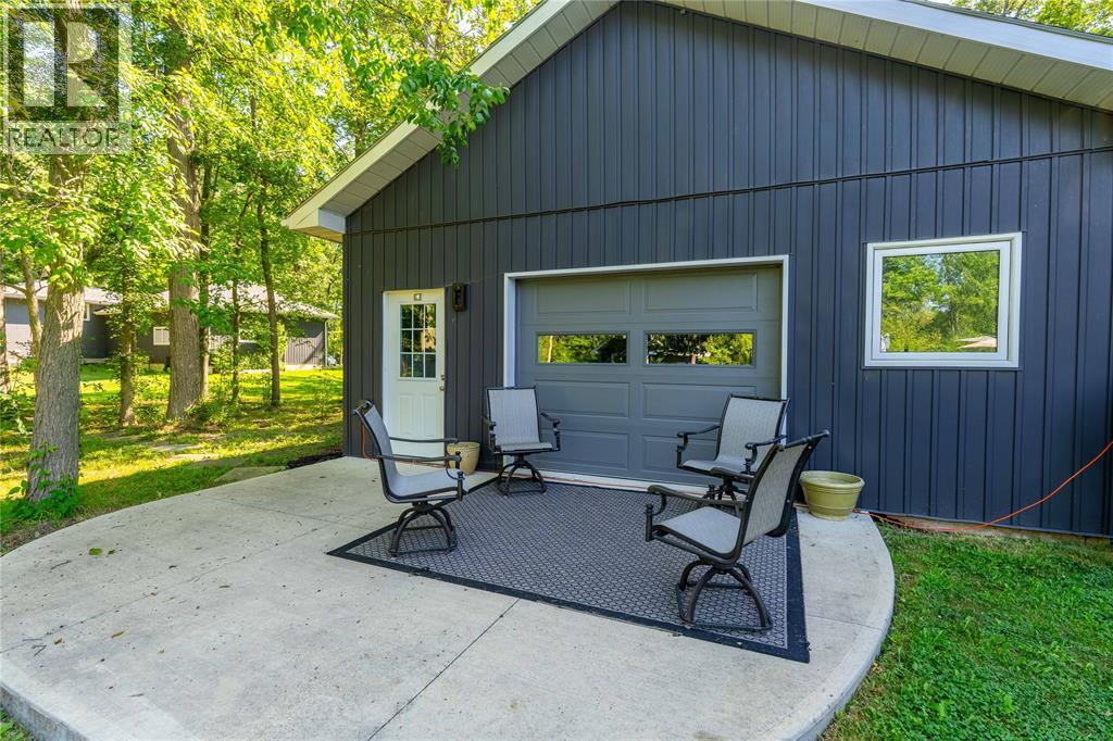 6325 Waterworks Road, Sarnia, Ontario  N0N 1C0 - Photo 37 - 26019245