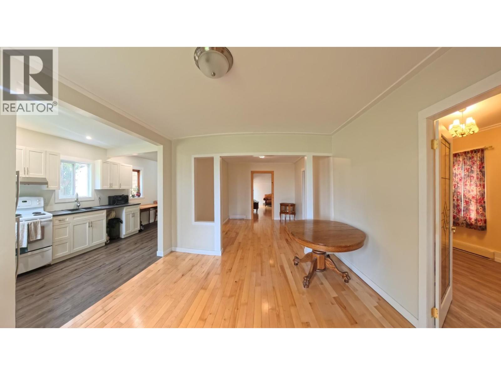 780 Cameron Avenue, Grand Forks, British Columbia  V0H 1H4 - Photo 3 - 10391459