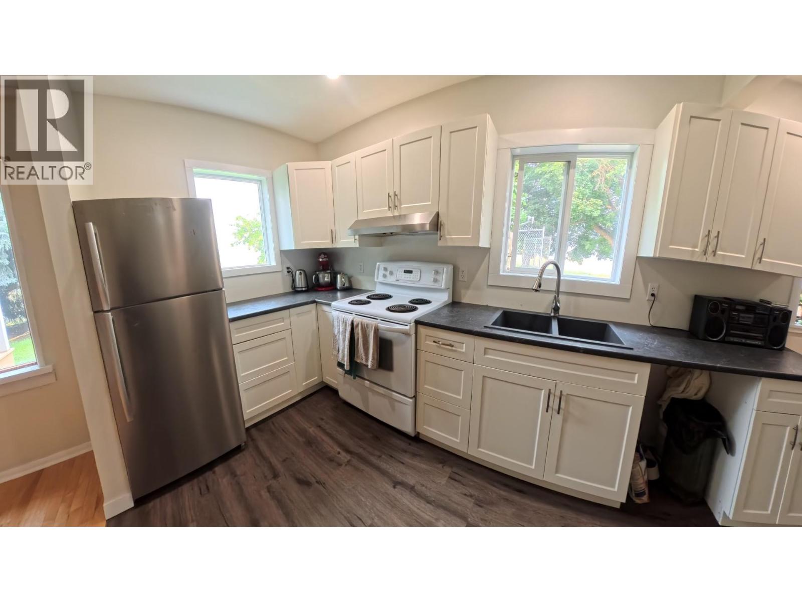 780 Cameron Avenue, Grand Forks, British Columbia  V0H 1H4 - Photo 8 - 10391459