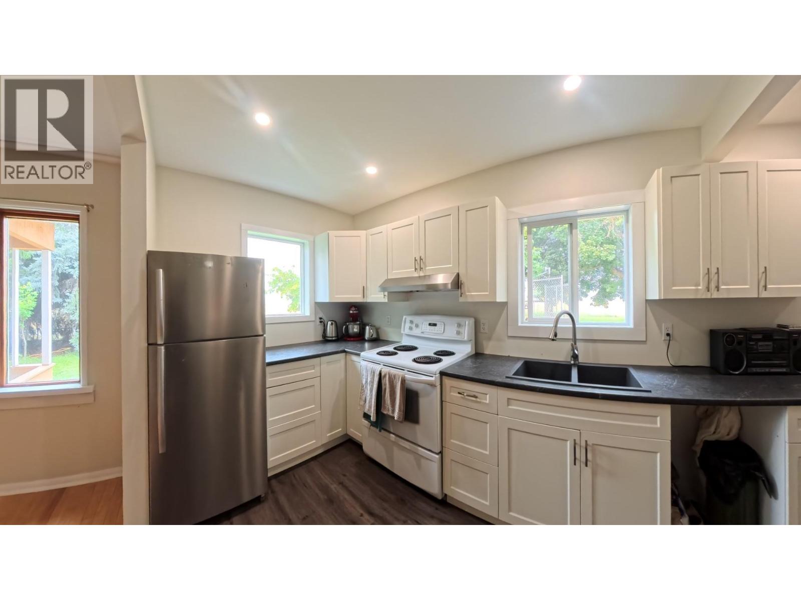 780 Cameron Avenue, Grand Forks, British Columbia  V0H 1H4 - Photo 9 - 10391459
