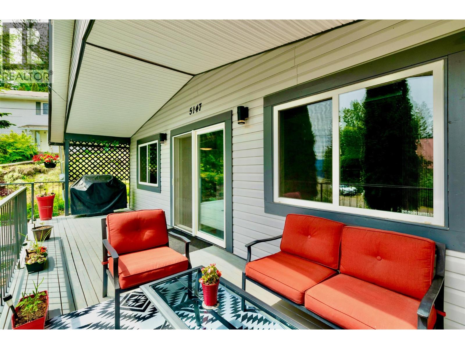 5147 Tallington Drive, Celista, British Columbia  V0E 1M6 - Photo 11 - 10387731