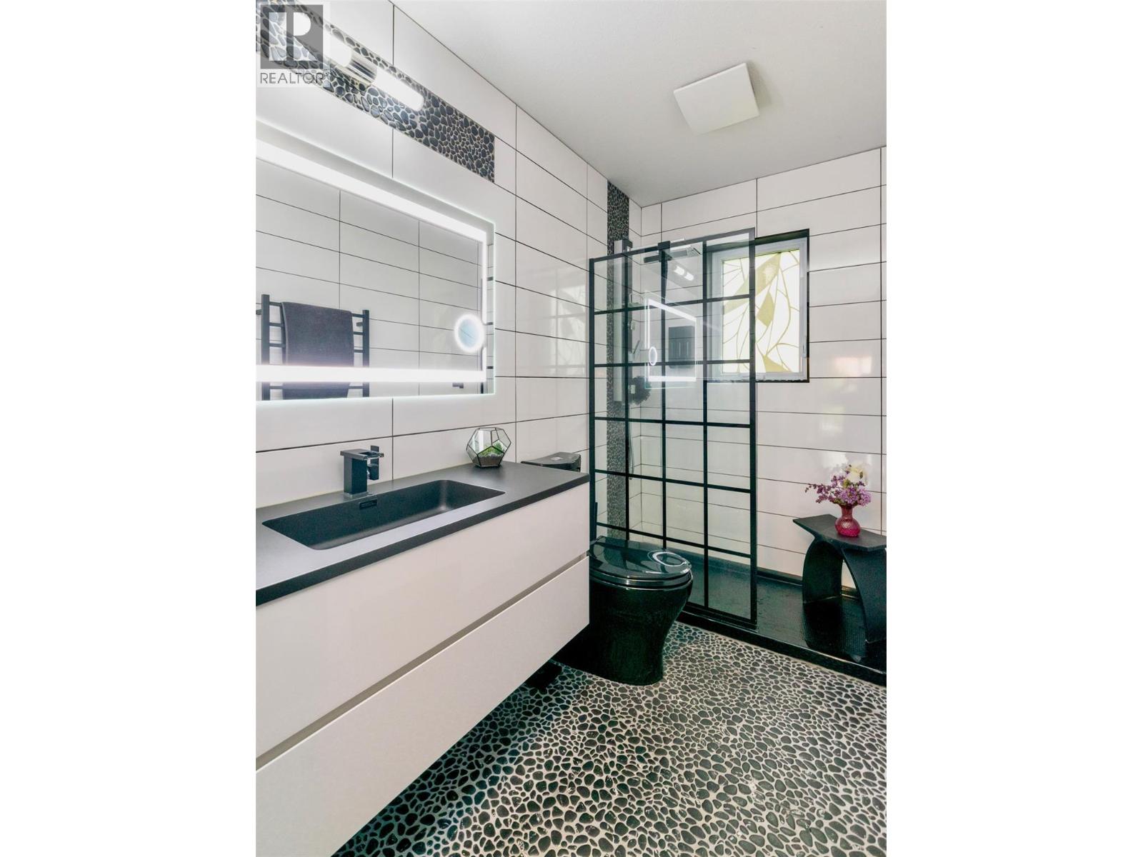 5147 Tallington Drive, Celista, British Columbia  V0E 1M6 - Photo 28 - 10387731
