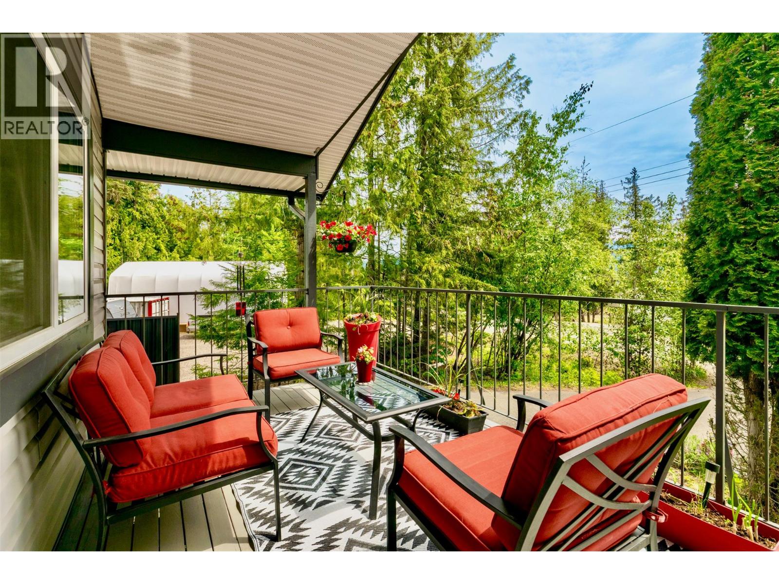 5147 Tallington Drive, Celista, British Columbia  V0E 1M6 - Photo 12 - 10387731