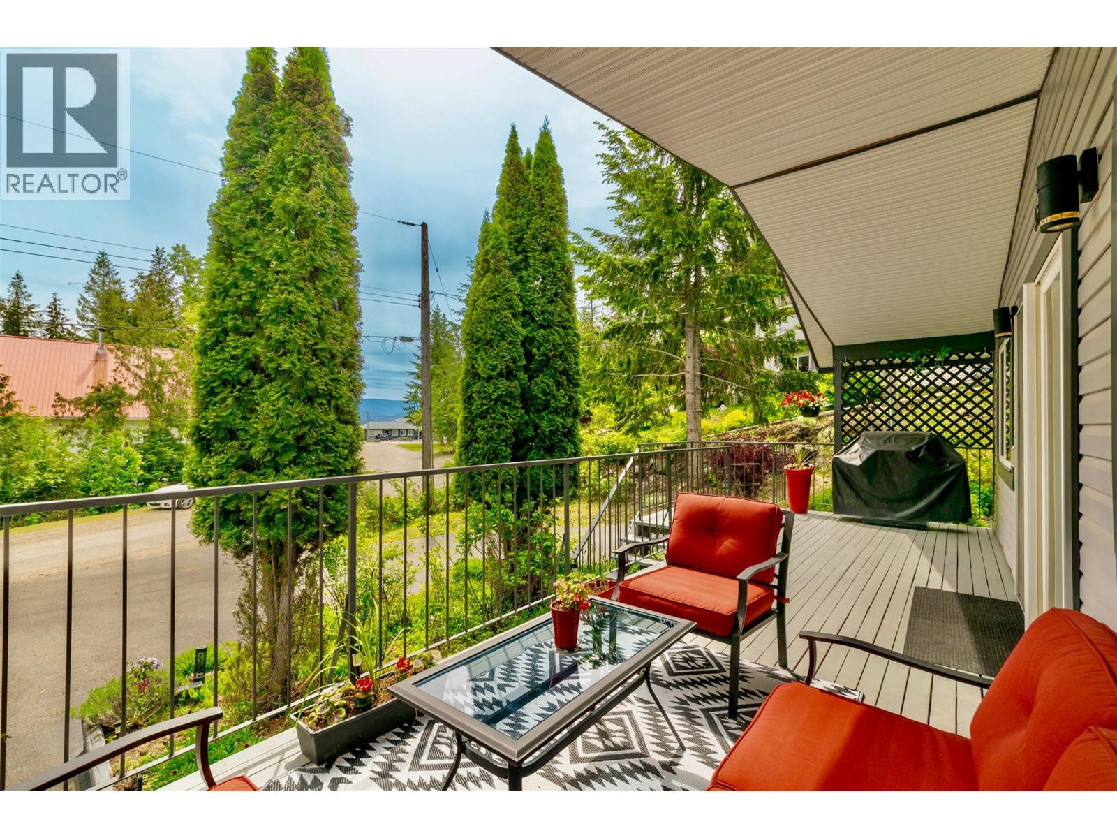 5147 Tallington Drive, Celista, British Columbia  V0E 1M6 - Photo 4 - 10387731