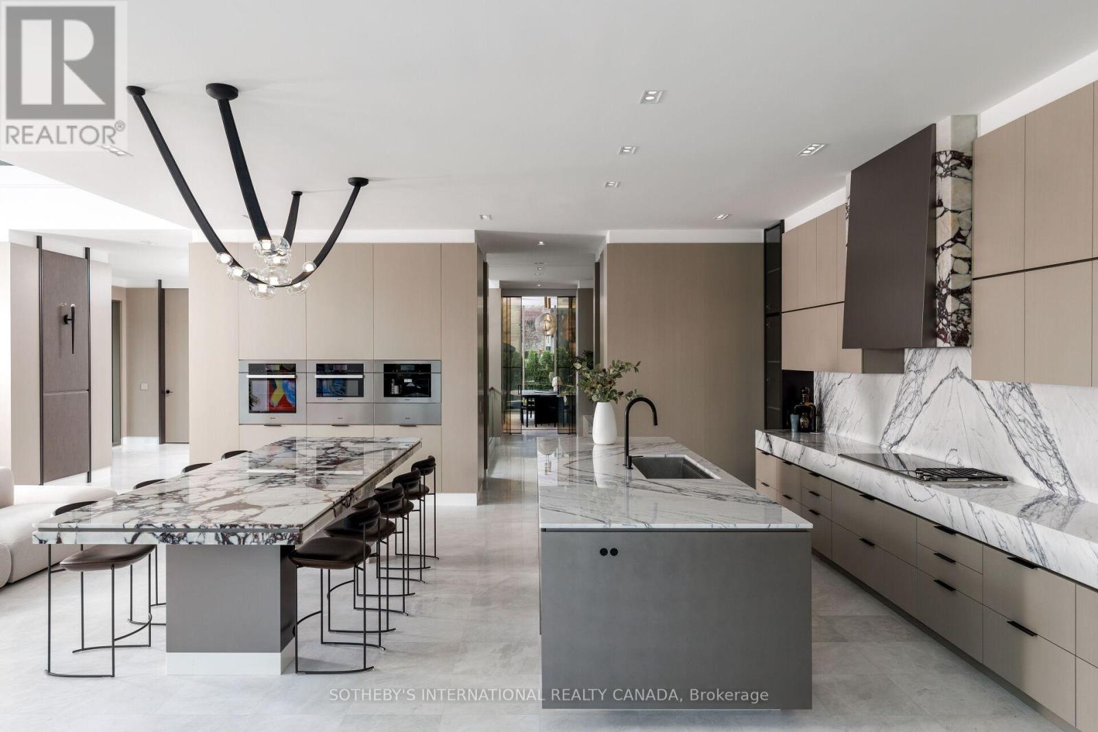 211 Dunvegan Road, Toronto, Ontario  M5P 2P3 - Photo 7 - C13097606