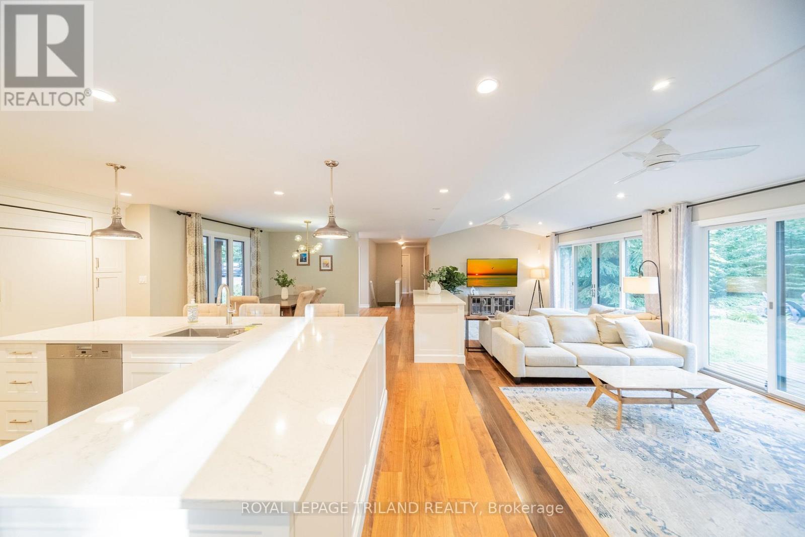 10498 Pinetree Drive, Lambton Shores, Ontario  N0M 1T0 - Photo 19 - X13652516