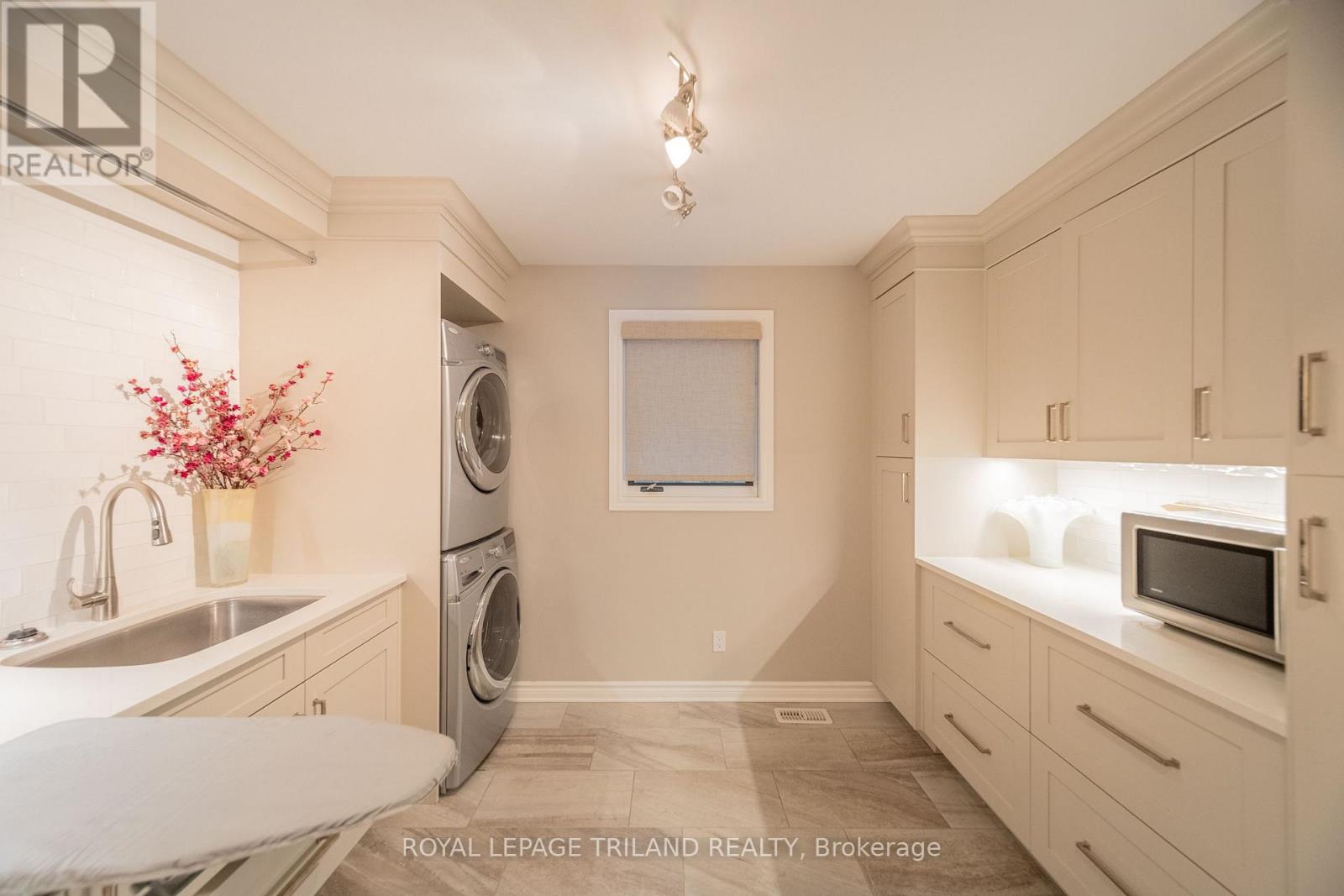 10498 Pinetree Drive, Lambton Shores, Ontario  N0M 1T0 - Photo 30 - X13652516