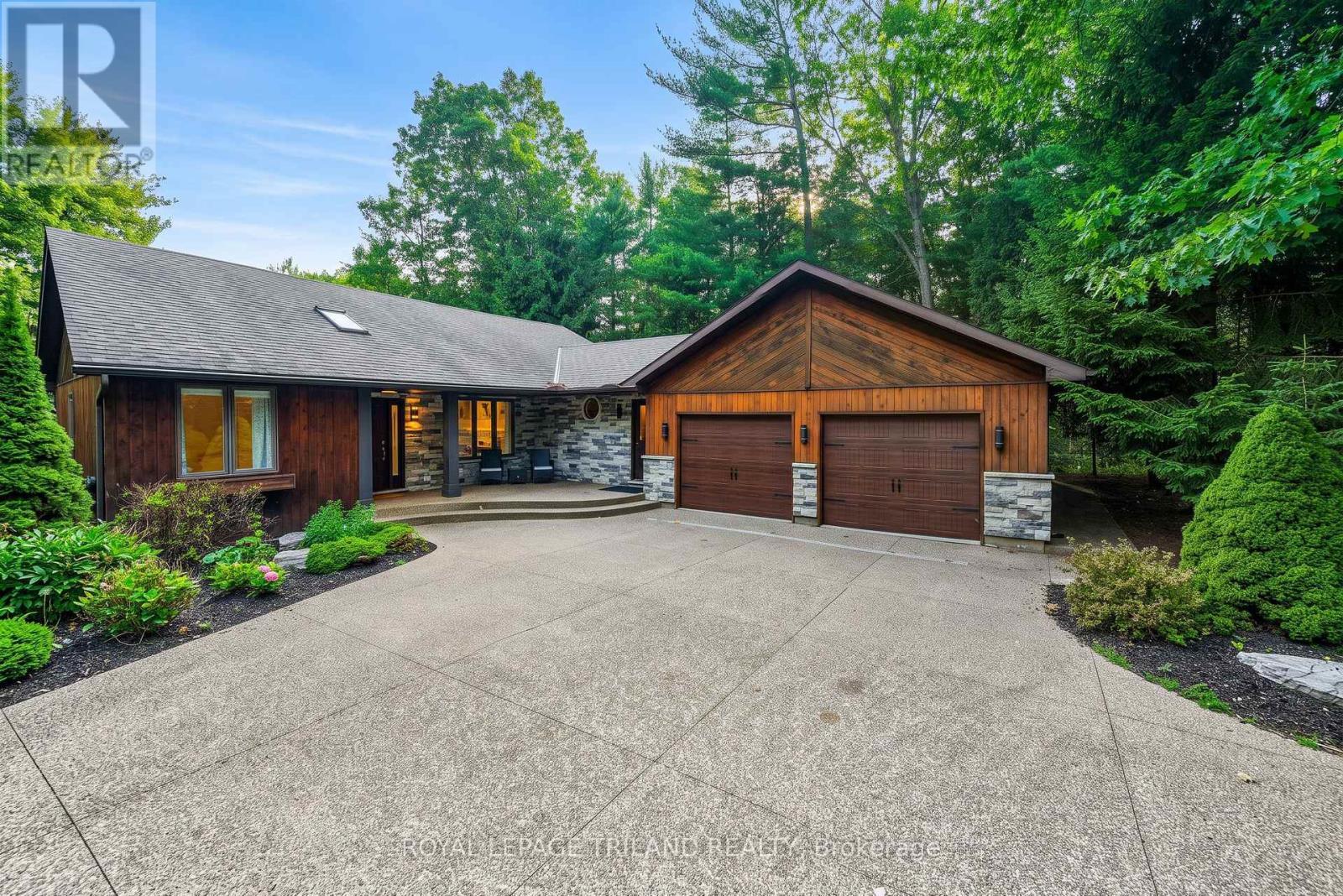 10498 Pinetree Drive, Lambton Shores, Ontario  N0M 1T0 - Photo 38 - X13652516