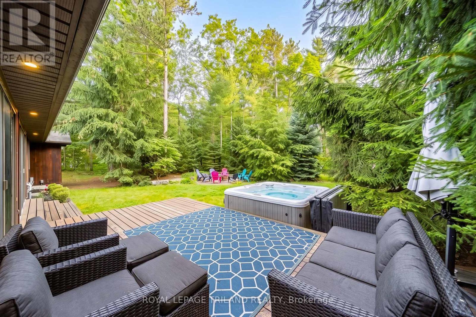 10498 Pinetree Drive, Lambton Shores, Ontario  N0M 1T0 - Photo 9 - X13652516